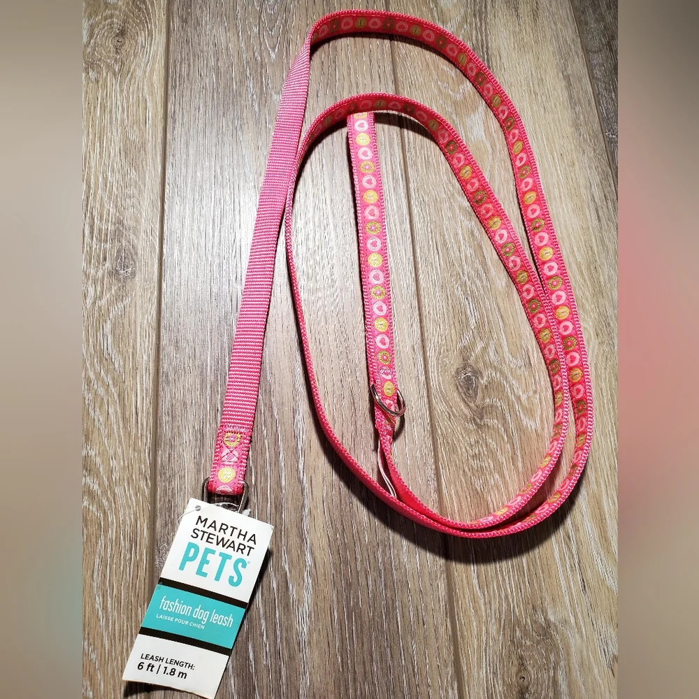 New Martha Stewart pink floral & hearts 6 ft. Dog leash